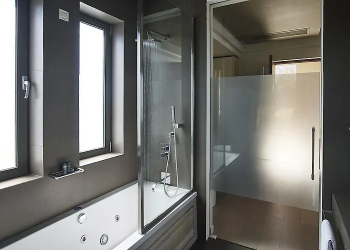 Pelagos & Отель