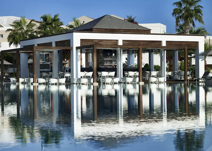 Pelagos & Отель 5*