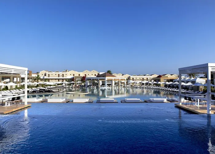 Pelagos & מלון 5*